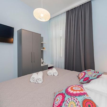B&A Rooms Zara Esterno foto