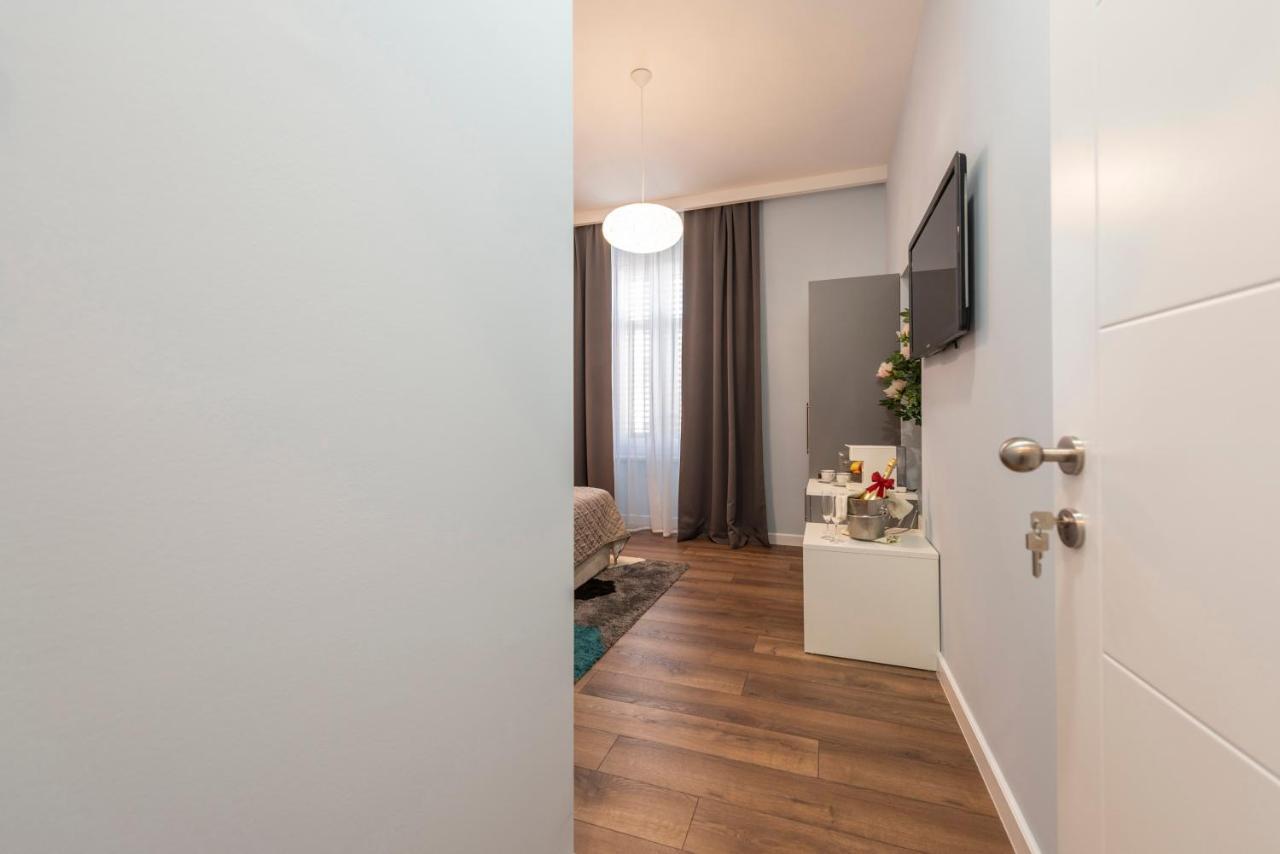 B&A Rooms Zara Esterno foto