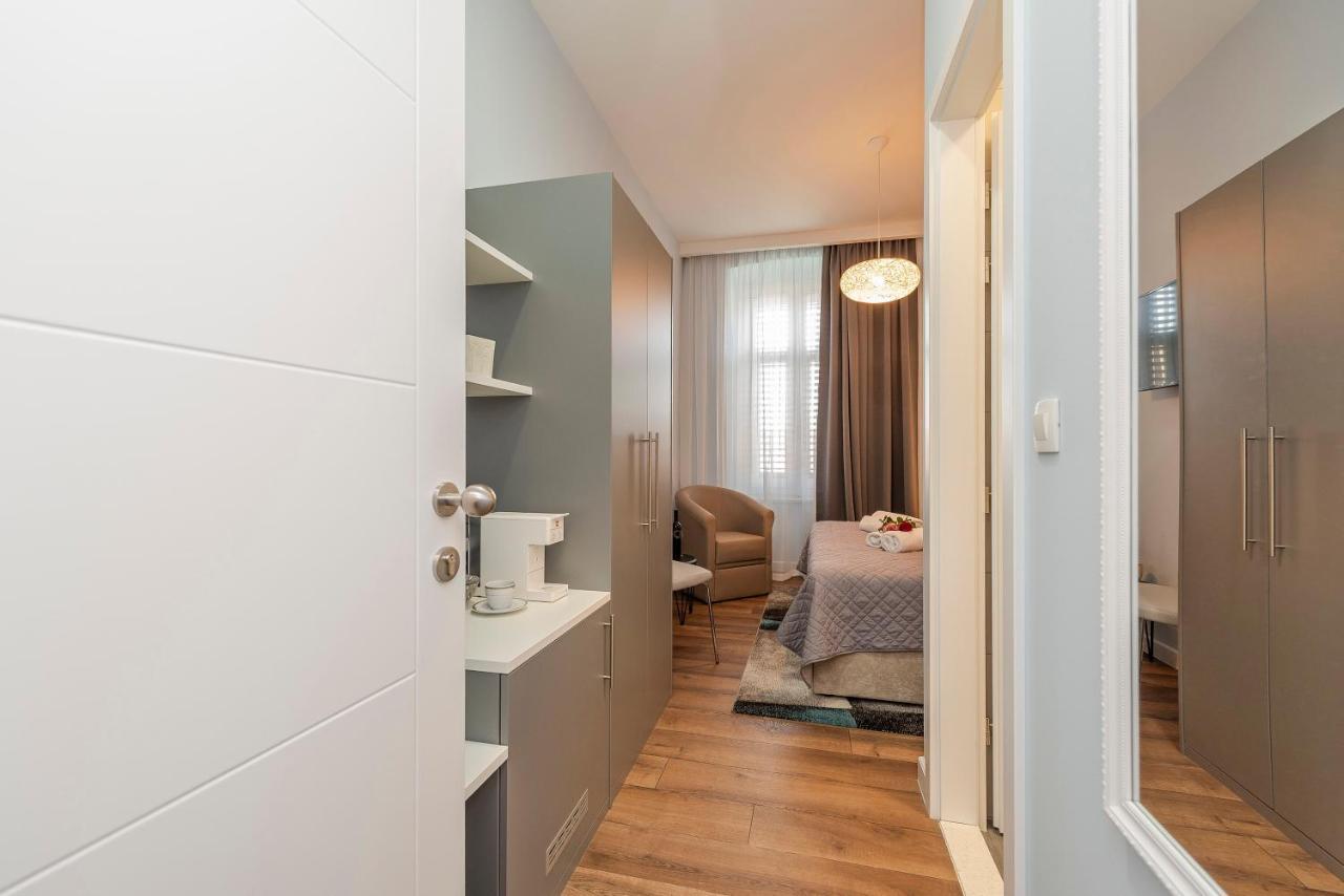 B&A Rooms Zara Esterno foto